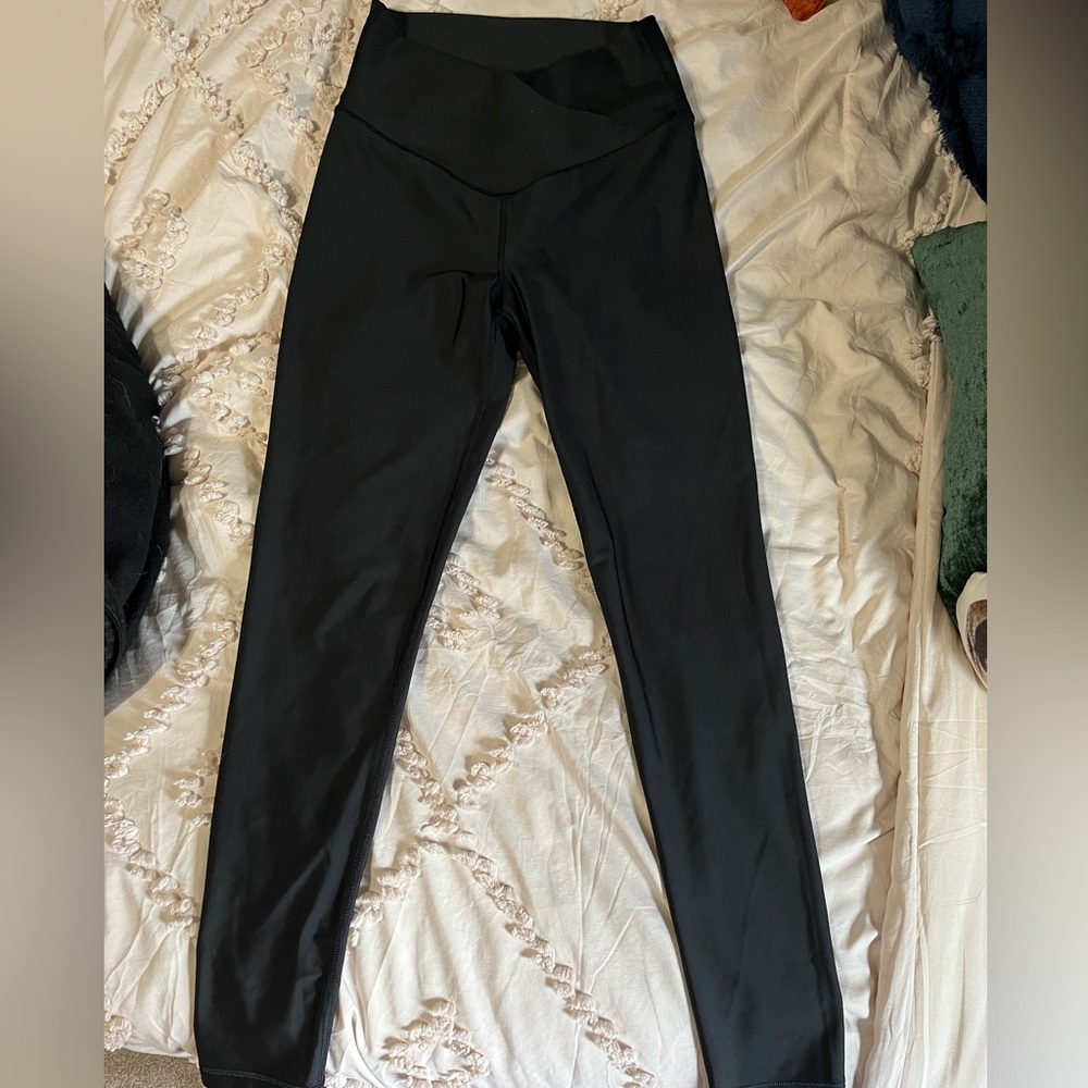 American Eagle cross over black leggings size M worn 1x